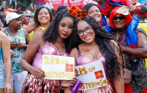 Fantasias que retratam memes da internet são sucesso absoluto no Carnaval de Salvador