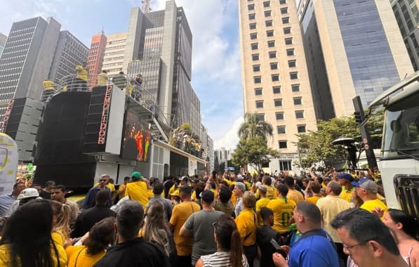 “Hoje o povo brasileiro sabe a diferença de um governo justo e limpo”, afirma Michelle em discurso emocionado