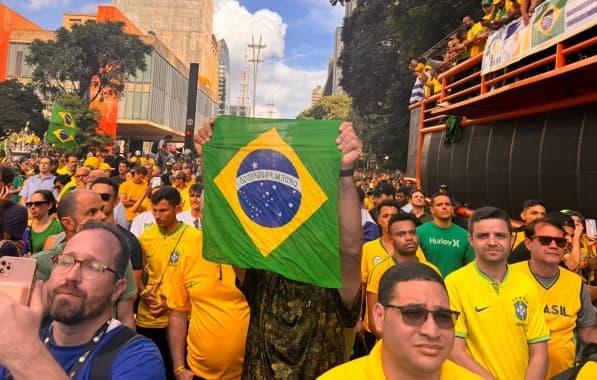 Apoiadores do ex-presidente Bolsonaro marcam presença em ato na Avenida Paulista