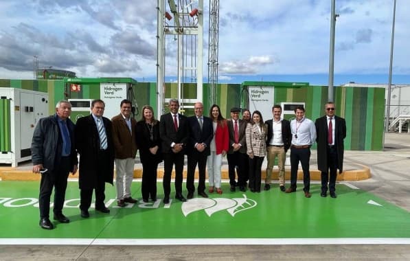 Comitiva baiana na Espanha conhece unidade que abastece ônibus de transporte público com hidrogênio verde