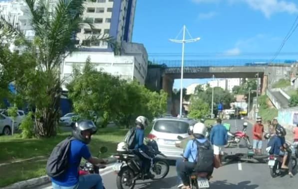 Acidente na Avenida Ogunjá bloqueia parte de via nesta quinta-feira 