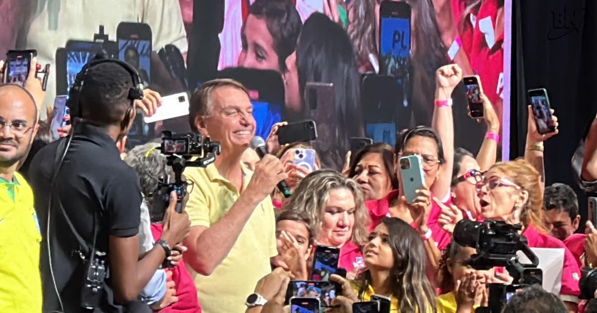 Bolsonaro destaca avanços de sua gestão e diz que o Brasil tinha “melhor primeira-dama”