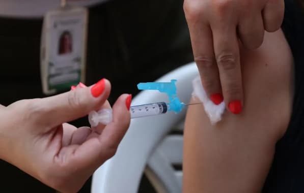 Bahia recebe mais de 170 mil doses de vacina contra a dengue, desde início do ano; estado foi o 2º que mais recebeu 