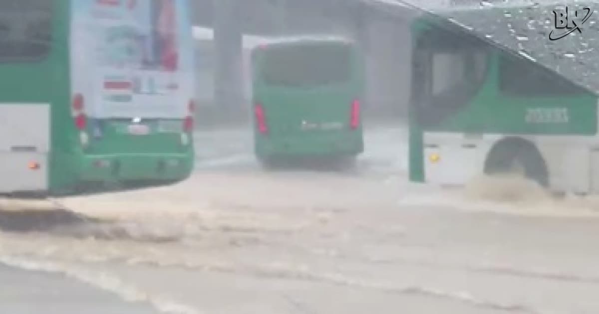 VÍDEO: Chuvas em Salvador formam pontos de alagamentos na Avenida Barros Reis e no Acesso Norte