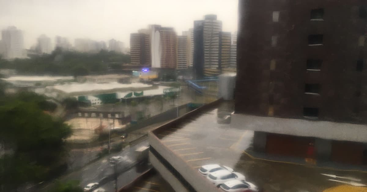 Volume de chuva em Salvador já supera média histórica para todo mês de abril; mau tempo deve persistir