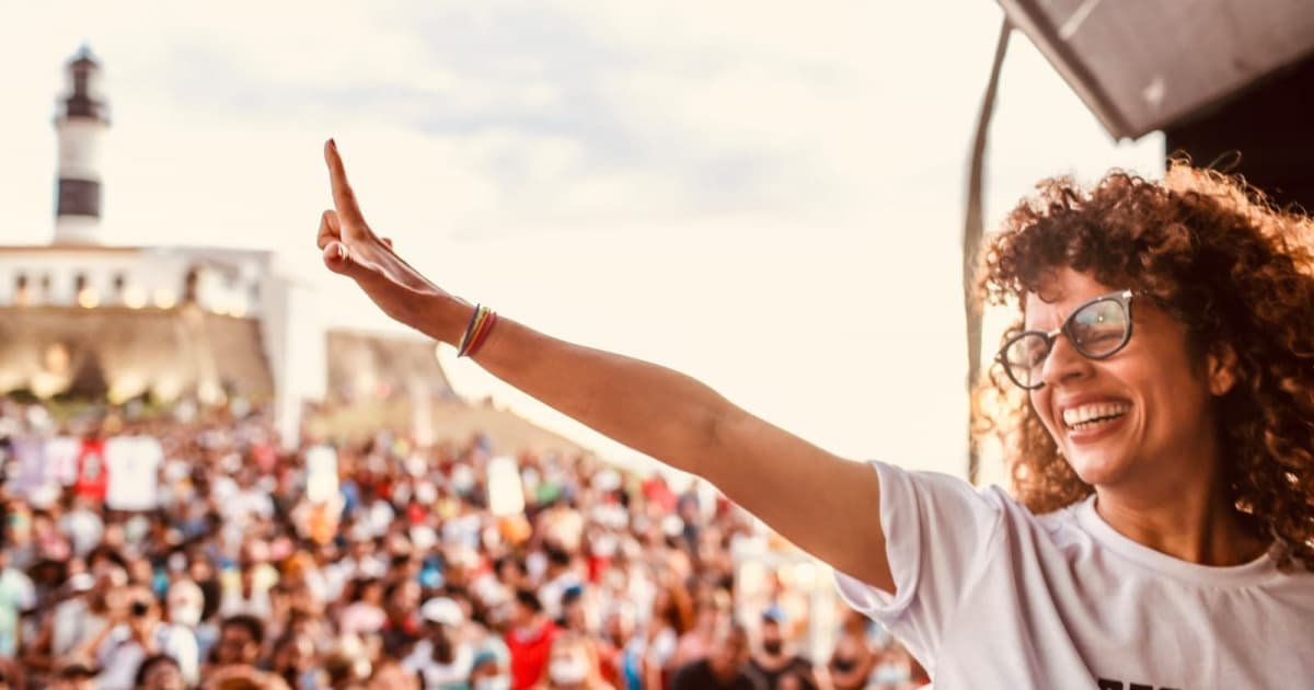 Maria Marighella participa do ato do Dia das Trabalhadoras e Trabalhadores no Farol da Barra