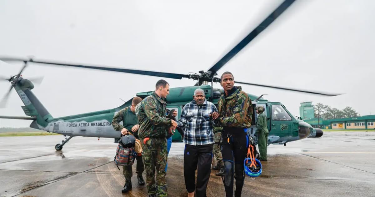 Uruguai envia helicóptero para ajudar nos resgates no Rio Grande de Sul