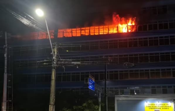Uneb confirma interdição de prédio e diz que não houve feridos em incêndio na noite deste domingo
