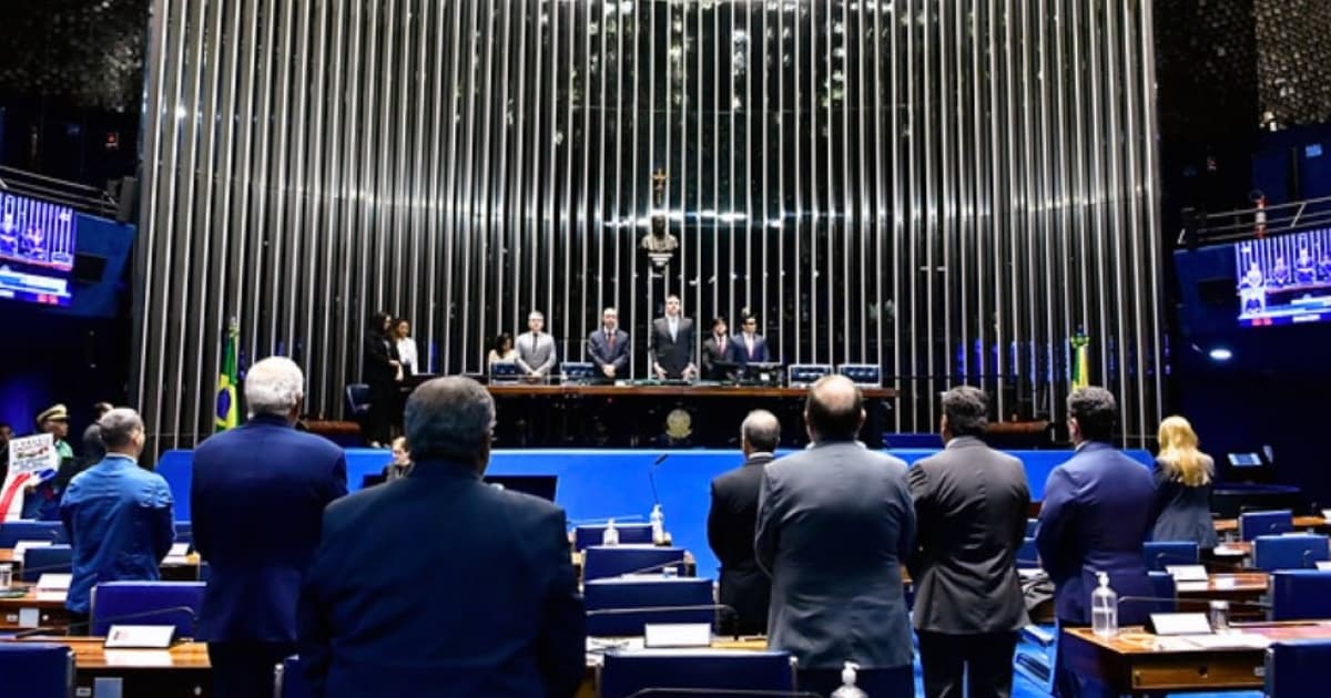 Senado faz um minuto de silêncio em homenagem às vítimas das enchentes no Rio Grande do Sul