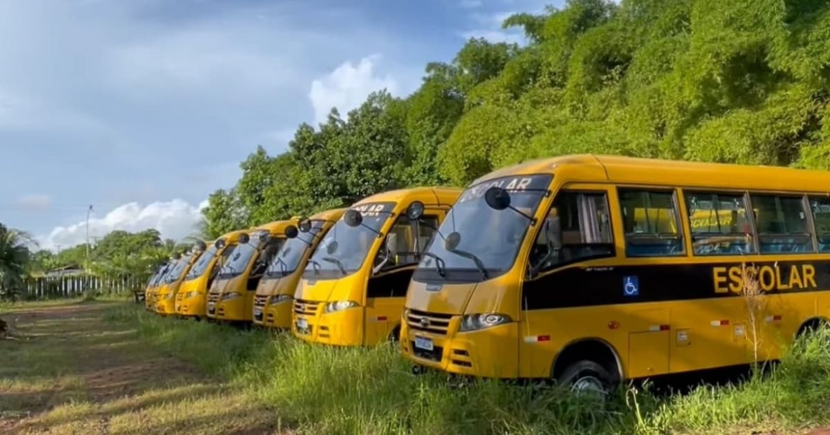 MP-BA acata denúncia e deve investigar Governo da Bahia por conta de tratores e ônibus escolares ‘abandonados’ em pátio do Estado