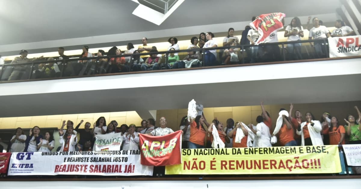 VÍDEO: Em meio a protestos, projeto de reajuste salarial de servidores públicos é adiado para próxima semana na AL-BA