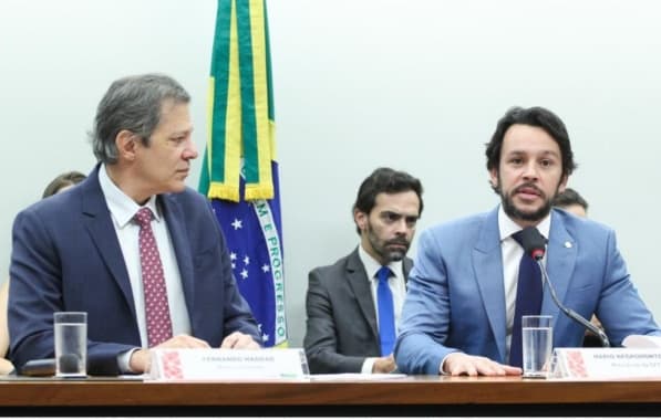 Em audiência presidida por Mario Jr., Haddad discute com Kim Kataguiri e diz: "Para de lacrar na rede"