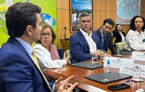 Deputados se reúnem com ministro do Turismo para cobrar soluções para malha aérea da Bahia