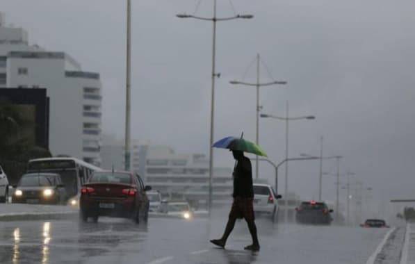 Defesa Civil emite alerta de continuidade de chuvas em Salvador neste sábado