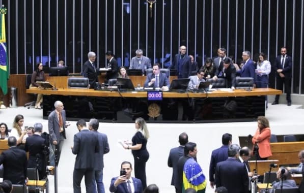 Congresso derruba veto, mantém restrições à "saidinha" de presos e impõe nova derrota a Lula
