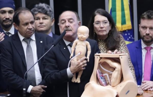 Deputados derrubam veto de Lula e proíbem uso de verbas do Orçamento para aborto e cirurgia de transição de gênero