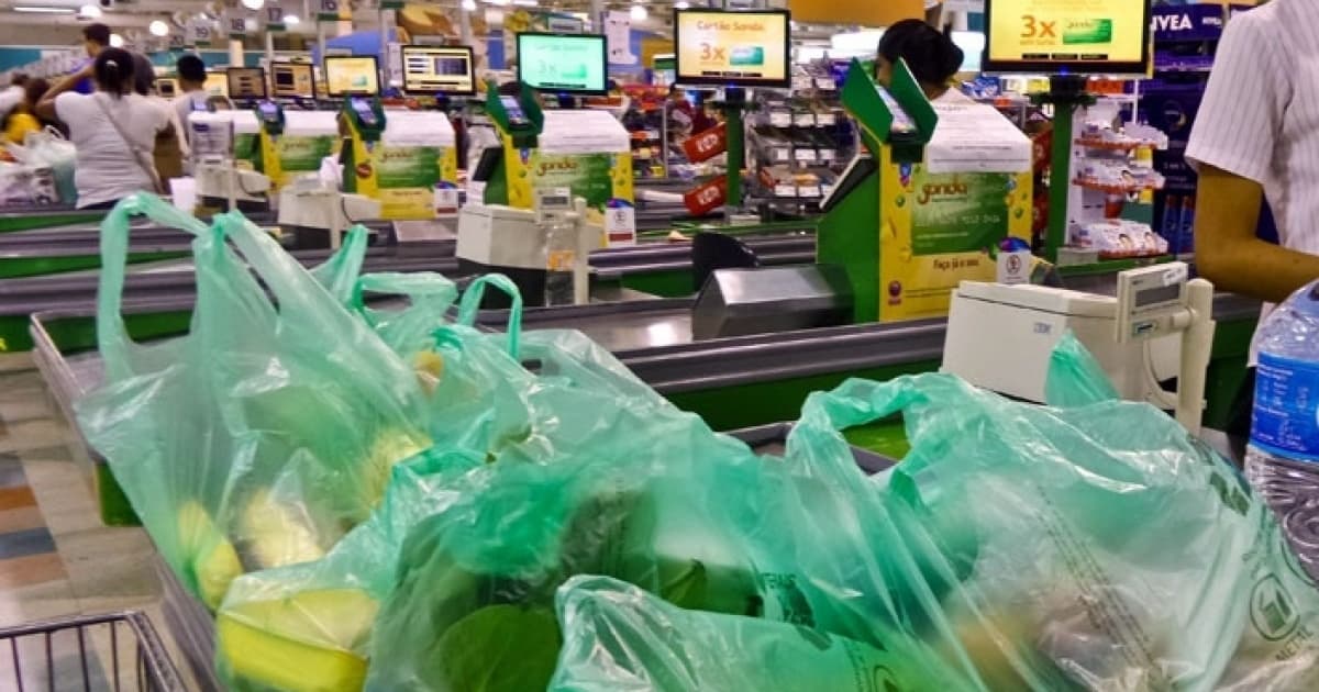 MP-BA recomenda que cobrança por sacolas plásticas em mercados de Salvador seja suspensa