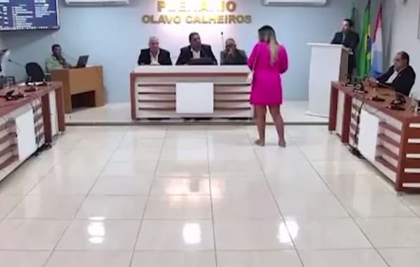 VÍDEO: Grávida interrompe sessão de Câmara de Vereadores em Alagoas para cobrar reconhecimento de paternidade a vereador