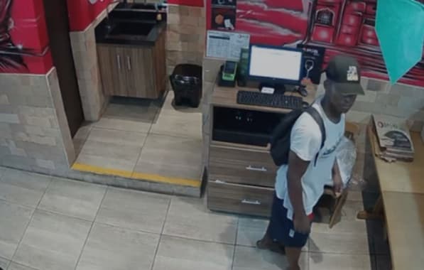 VÍDEO: Suspeito é flagrado por câmera de segurança de restaurante após assalto no bairro da Pituba 