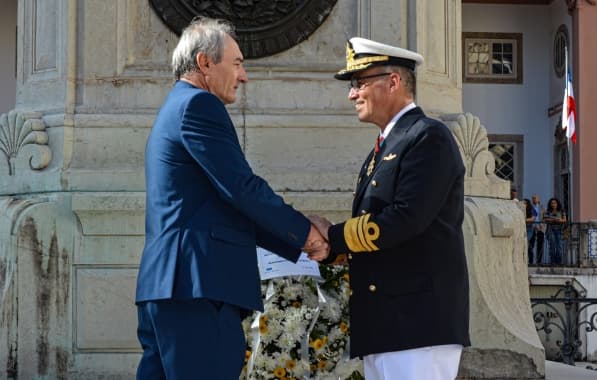ACB e Marinha mantém tradição de 150 anos e realizam cerimônia de aposição floral