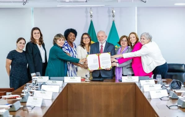 Lula sanciona lei que fortalece o combate integrado à violência doméstica e familiar contra a mulher