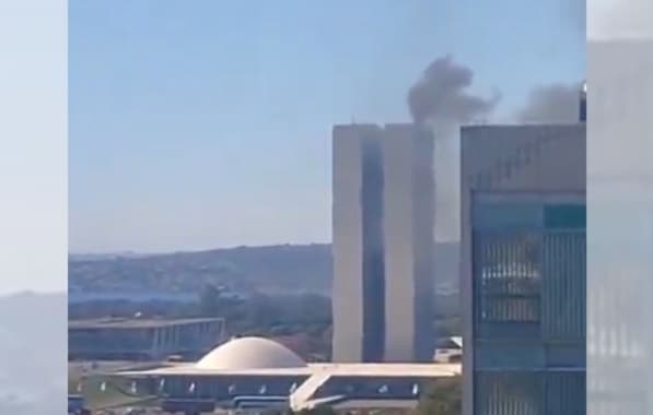 VÍDEO: Fumaça em prédio do Congresso Nacional assusta moradores de Brasília