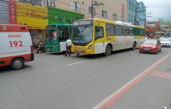 Acidente entre dois ônibus deixa nove pessoas feridas no bairro da Calçada
