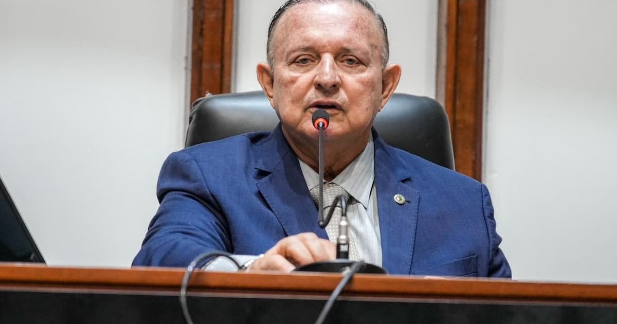 Adolfo Menezes ajuíza queixa-crime contra prefeito de Brumado