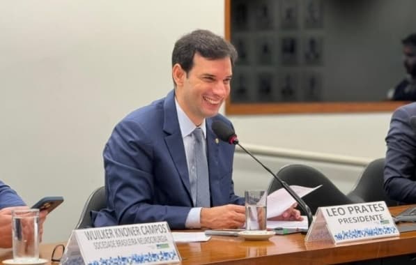 Leo Prates é premiado como parlamentar em ascensão pelo Diap