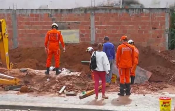 Homem é soterrado após deslizamento de terra em obra na Avenida Gal Costa, em Salvador