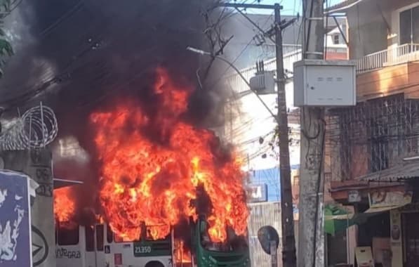 Homens que atearam fogo em ônibus na Estrada das Barreiras são soltos; PM critica decisão, em nota  