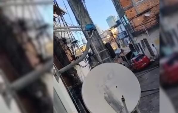 VÍDEO: Traficantes da Baixa do Manu invadem o ‘Morro’ e assustam moradores de Pernambués 