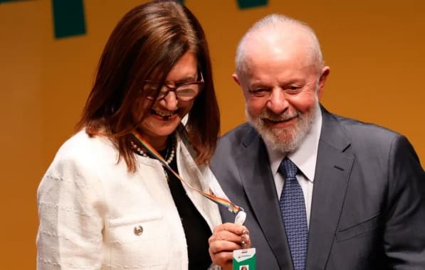 Lula soube cinco dias antes que Petrobras aumentaria preço da gasolina 