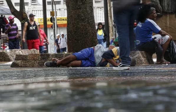 Brasil registra mais de 300 mil pessoas em situação de rua 