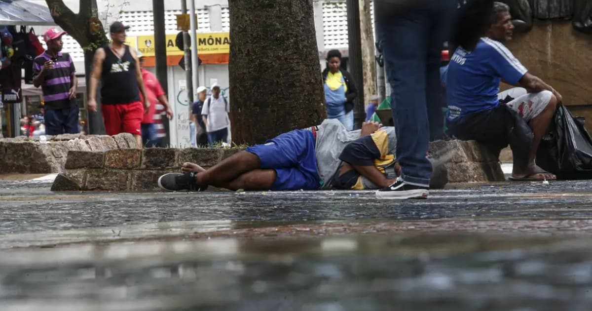 Brasil registra mais de 300 mil pessoas em situação de rua 