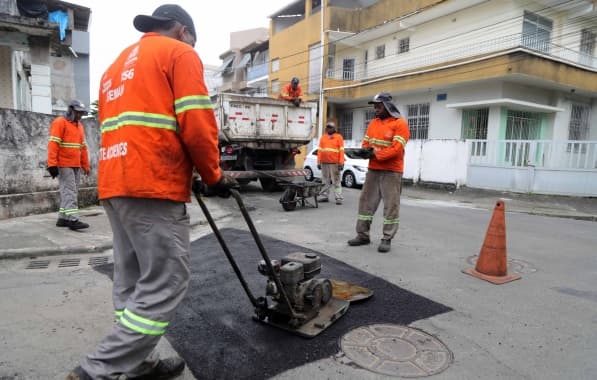 Operação Tapa-Buracos aplica 50 mil toneladas de asfalto no primeiro semestre de 2024 em Salvador