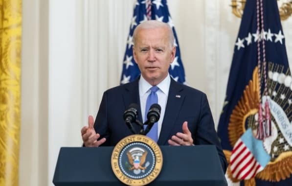 Após pressão de aliados, Joe Biden desiste de disputar reeleição nos EUA