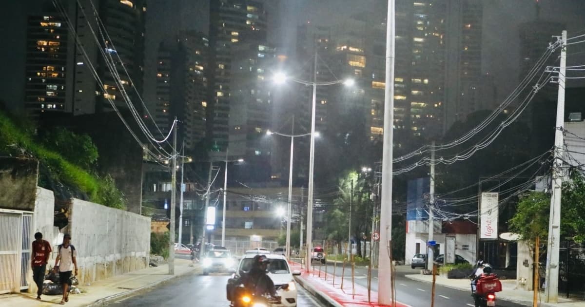 Rio Vermelho recebe nova iluminação pública