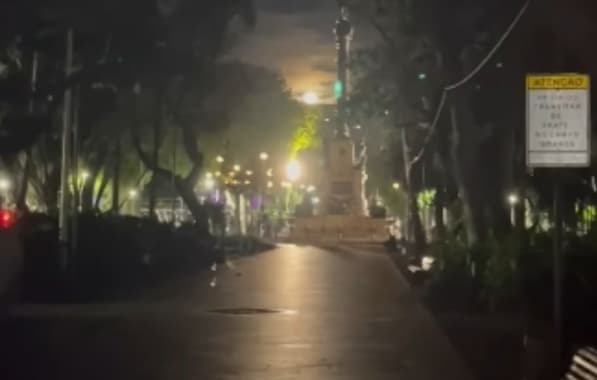 Praça do Campo Grande fica sem energia após furto de cabos e fios