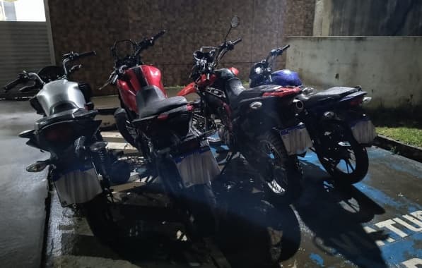 PM prende 4 homens com motos roubadas no bairro da Sussuarana  