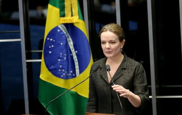 O Globo acusa PT de apoiar golpe na Venezuela e Gleisi rebate: “Tem histórico de apoiar golpes aqui mesmo no Brasil”