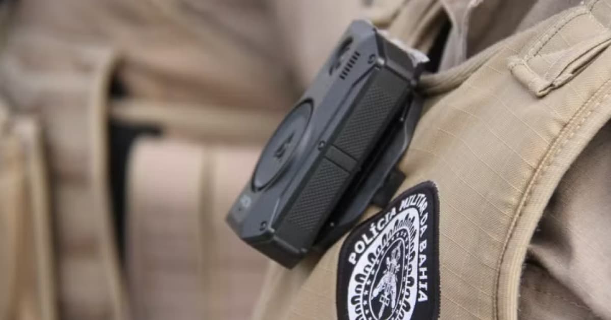 Policiais de mais duas CIPMs de Salvador começaram a usar Câmeras Corporais nos fardamentos.