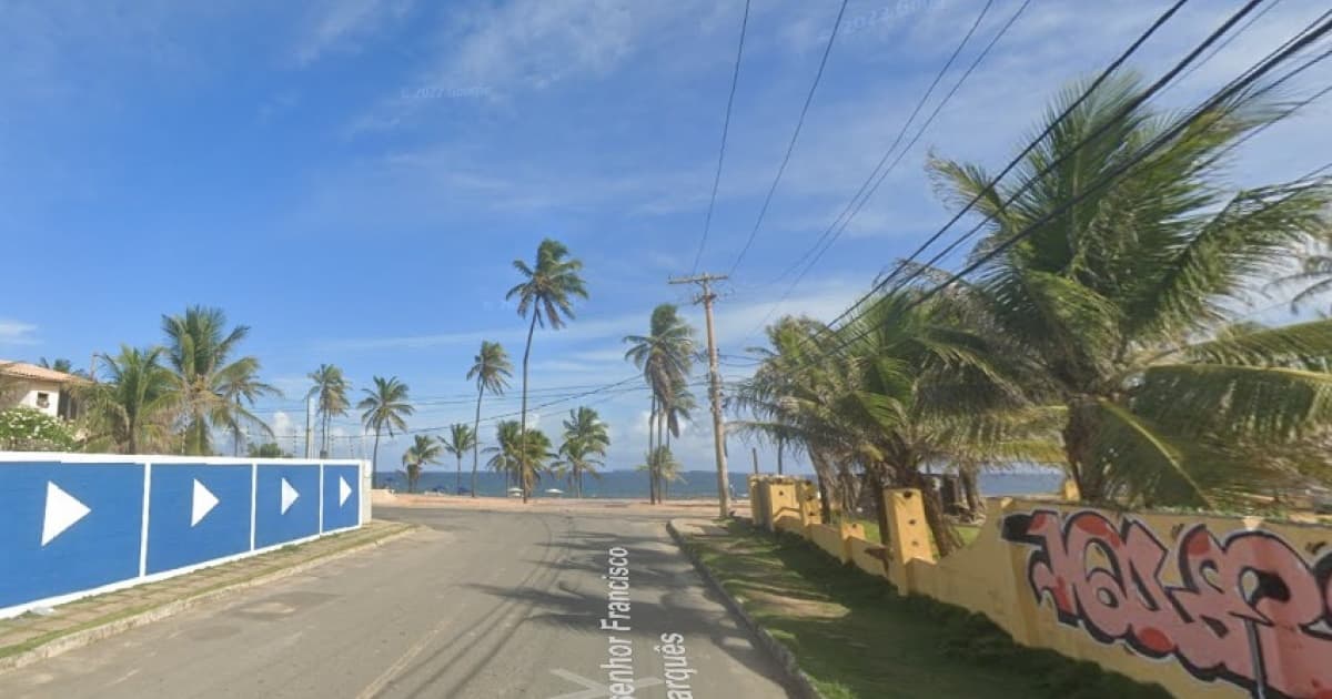 Homem é morto a tiros em Stella Maris; vítima se encontrava com amiga na praia