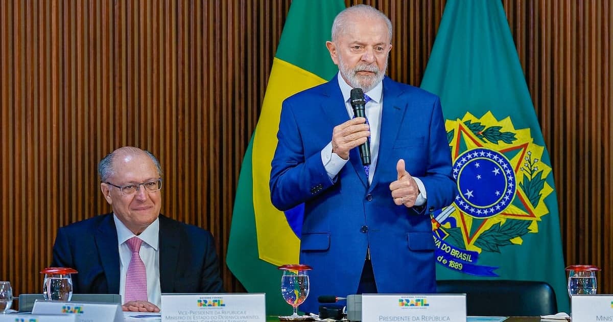 Presidente Lula promove reunião ministerial no Palácio do Planalto