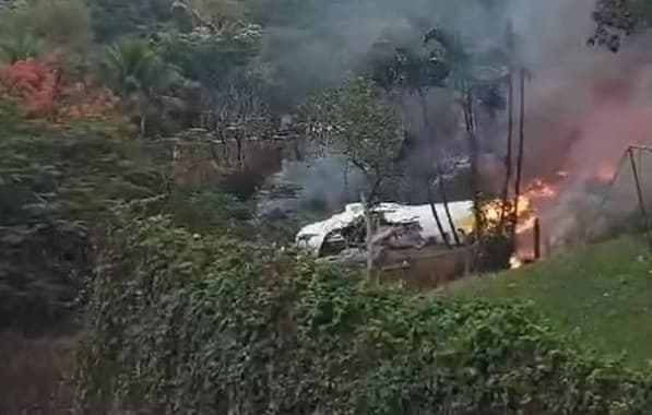 VÍDEO: Avião com 62 pessoas cai próximo a rodovia estadual no interior de São Paulo 