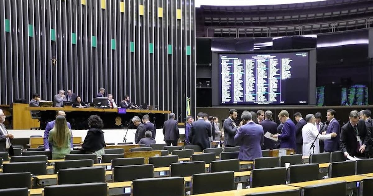 83 deputados federais concorrem nas eleições municipais de 2024.