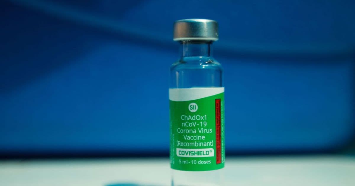 Fiocruz entrega primeiras doses da vacina contra Covid-19 produzidas no Brasil