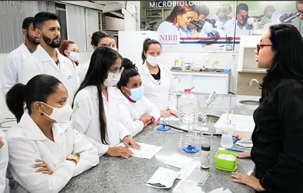 Acadêmicos da UNIRB são capacitados no preparo de amostras para análise toxicológica