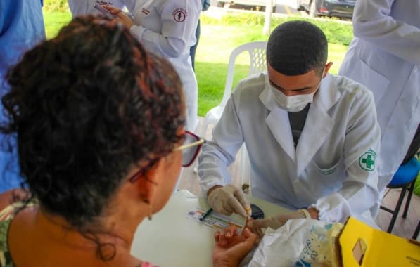 Alunos de Biomedicina participam do projeto de extensão Promovendo Saúde à Comunidade