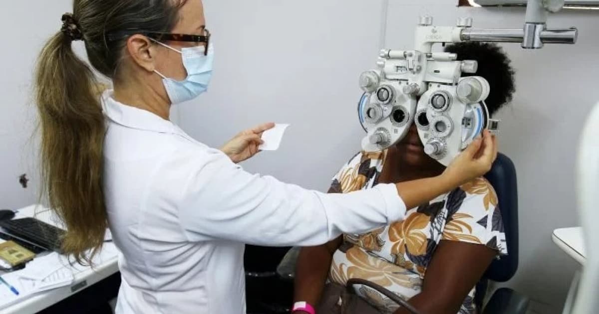 Sesab entrega mais de quatro mil óculos para mulheres atendidas na Feira da Mulher, em Salvador